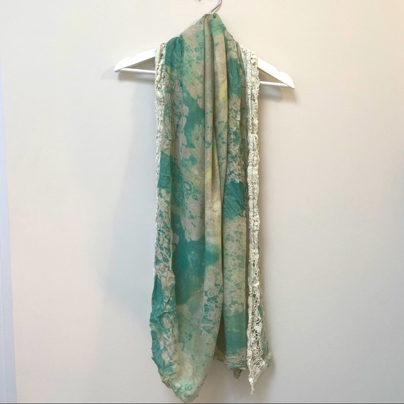 Urban Outfitters Accessories - UO - Lightweight pashmina scarf